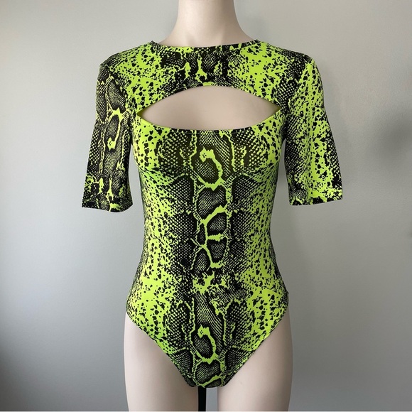 Guess Neon Lime Green Snake Animal Print Cut Out Bodysuit Short Sleeve Size XS - Picture 1 of 8